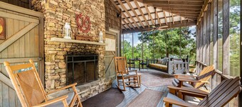 Canyon Hideaway Cottage - Secluded 2 Acres! Swing Bed & FP on Screened Porch