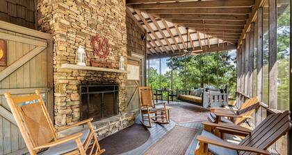 Canyon Hideaway Cottage - Secluded 2 Acres! Swing Bed & FP on Screened Porch