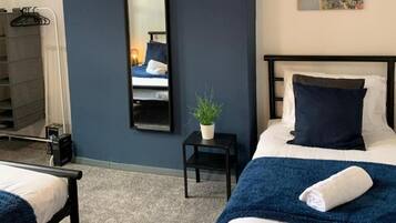 3 bedrooms, iron/ironing board, bed sheets