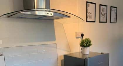 Delightful 3 bedroom * free parking * free wifi *