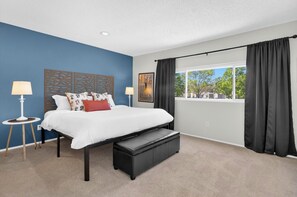 3 bedrooms, desk, iron/ironing board, WiFi