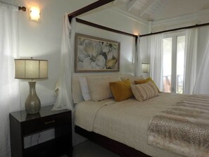 5 bedrooms, iron/ironing board, free WiFi, bed sheets - "Atlantique" is a seaside space to be remembered! (Lowlands)