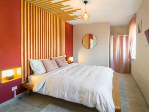 1 slaapkamer, een strijkplank/strijkijzer, reisbedje, wifi