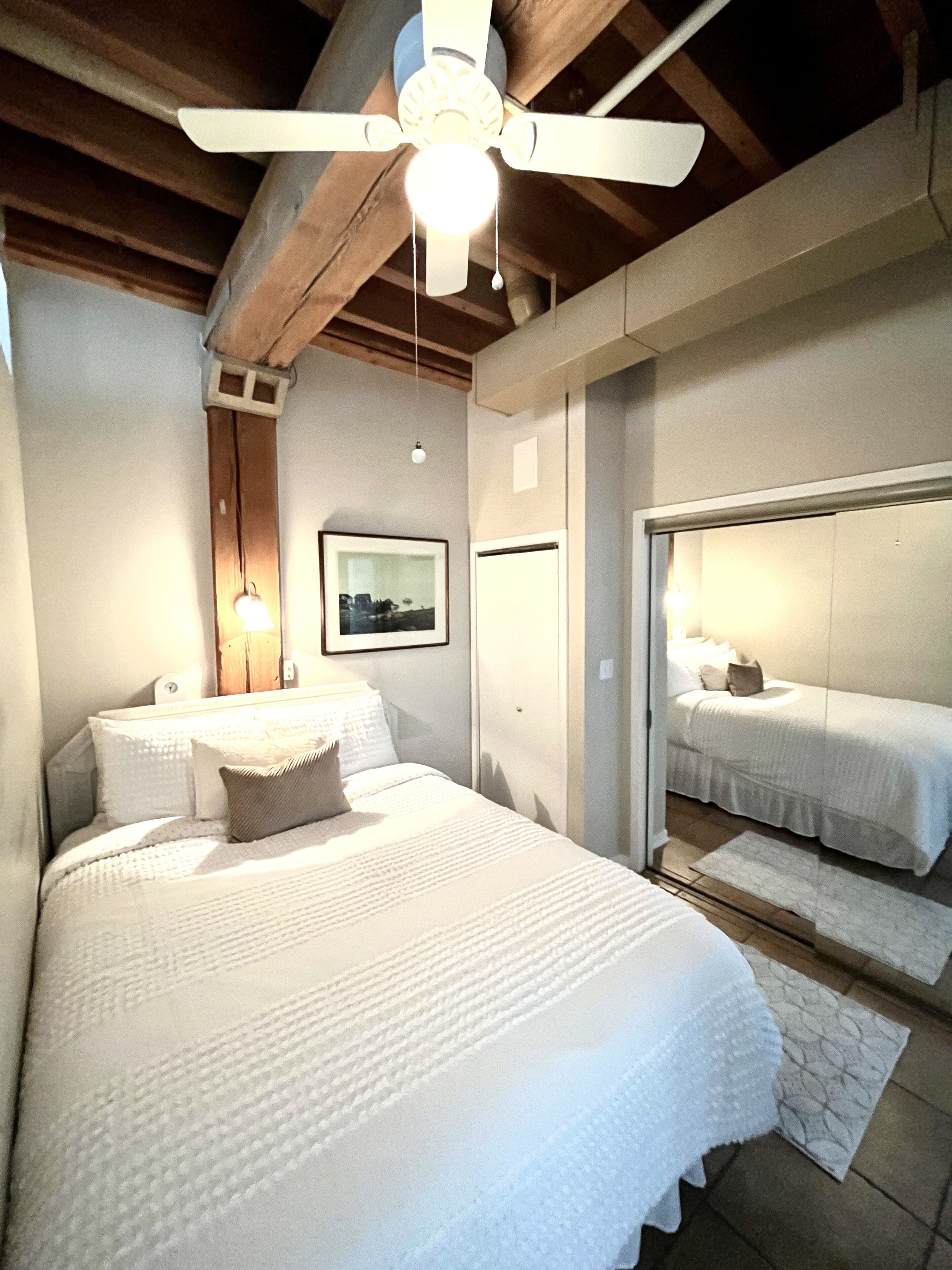 Downtown Waterfront! Cozy Space in the heart of Grand Haven!