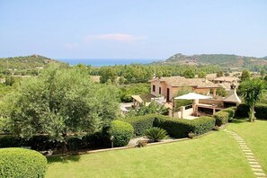 Property grounds - B - Cozy apartment in Sardinia with garden and sea view for 3 people (Tertenia)