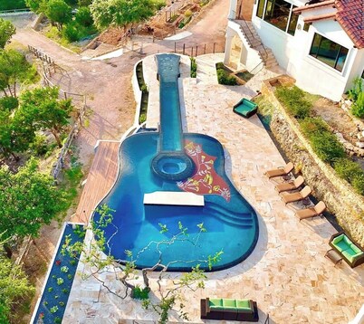 Austin Guitar Pool | 87.5 FT Guitar Pool