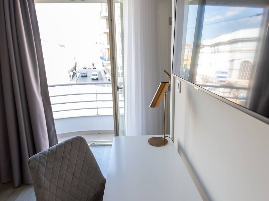 Deluxe Double or Twin Room | Balcony