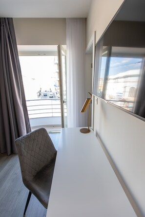 Deluxe Double or Twin Room | Balcony