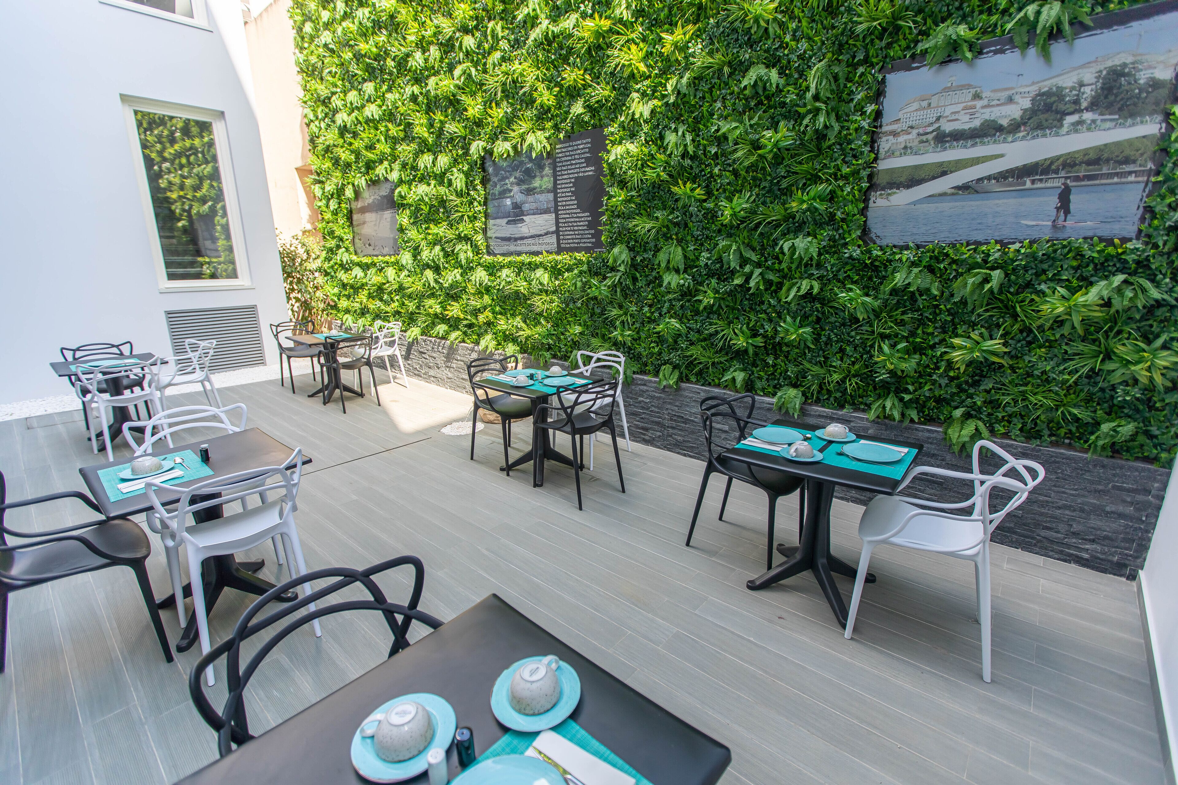 Desayuno buffet (EUR 10 por persona) 