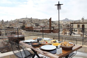 Free daily full breakfast - Kayra Cave Suites (Nevsehir)