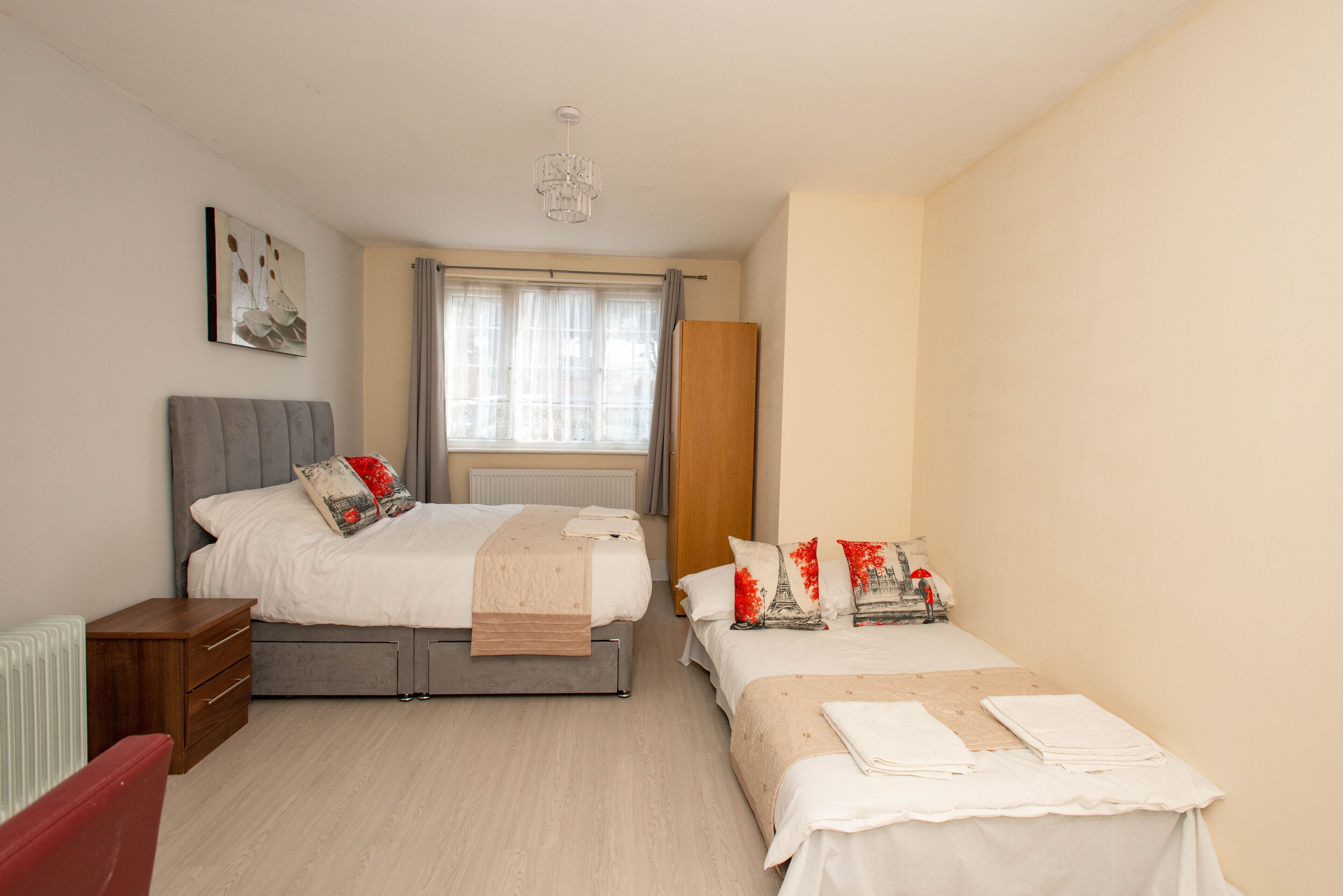 *Reduced Rates* *REFURBISHED* Studio (2) 25 Mins approx. to London Bridge