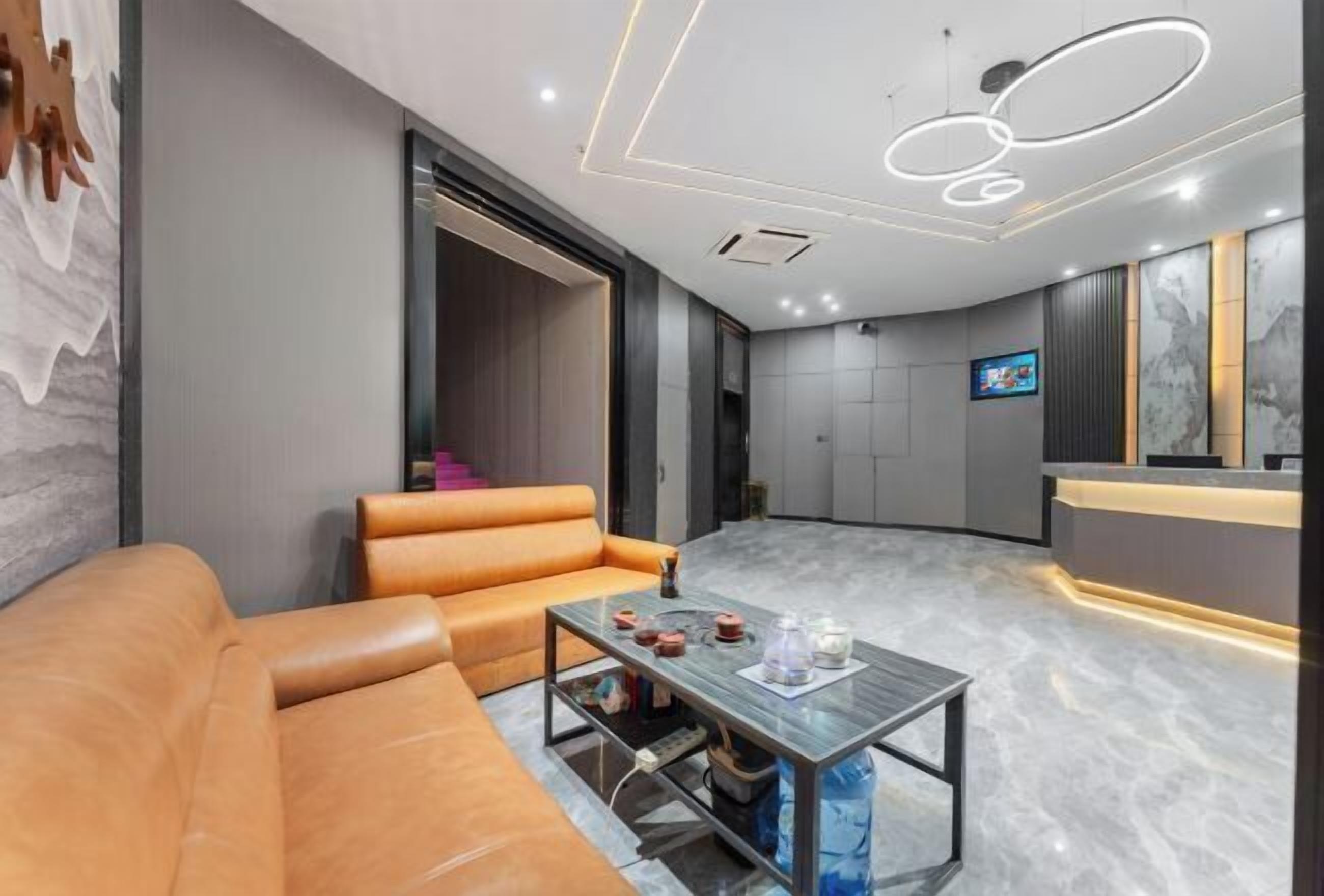 المنشأة من الداخل