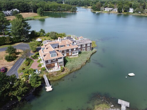 Unique Waterfront Condo at the Boatyard!