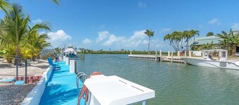 Casa Tranquilo ~ Waterfront Pool Home, 80' Dock