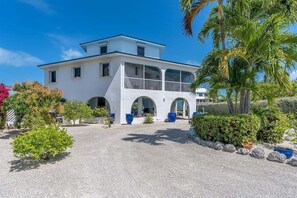 Exterior - Casa Tranquilo ~ Waterfront Pool Home, 80' Dock (Marathon)
