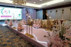 Indoor wedding - Nanan Hotel (Nan'an)