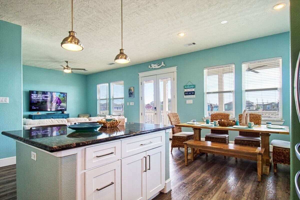 Seaside Oasis-Family/Beach Getaway-Purified H2O!!