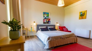 4 bedrooms, iron/ironing board, free WiFi, bed sheets - Villa Lirica with Pool (Svetvinčenat)