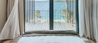 Luxury Villa Cliff with Heated Pool