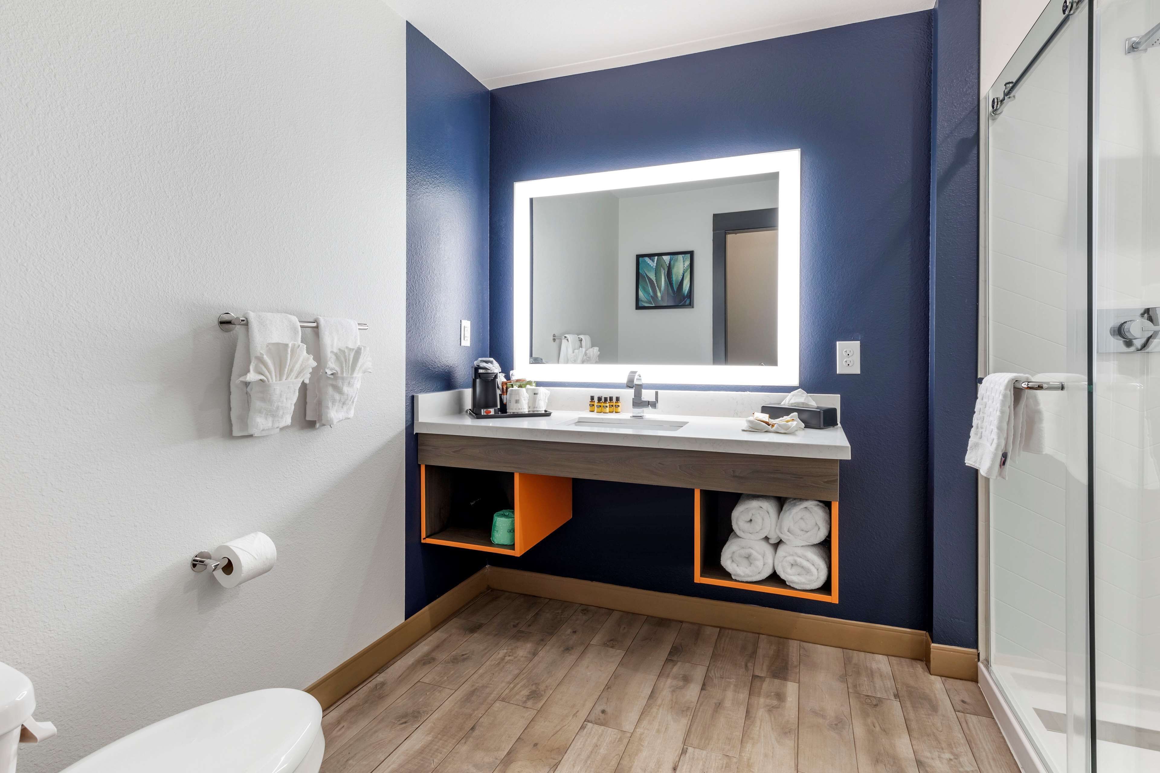 shower, free toiletries, towels, soap