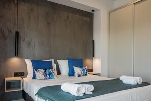 5 habitaciones, caja de seguridad en la habitación y escritorio 