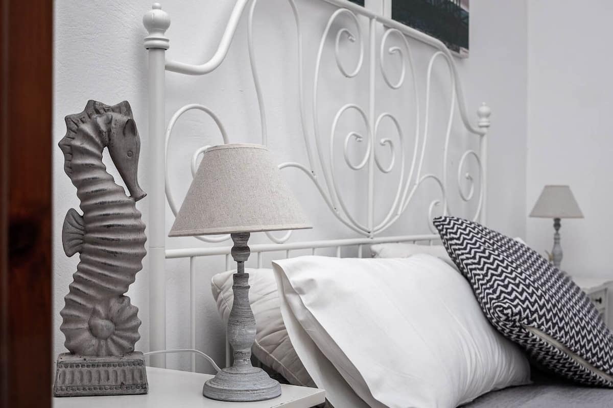Comfort Studio | 2 bedrooms, in-room safe, laptop workspace, blackout drapes