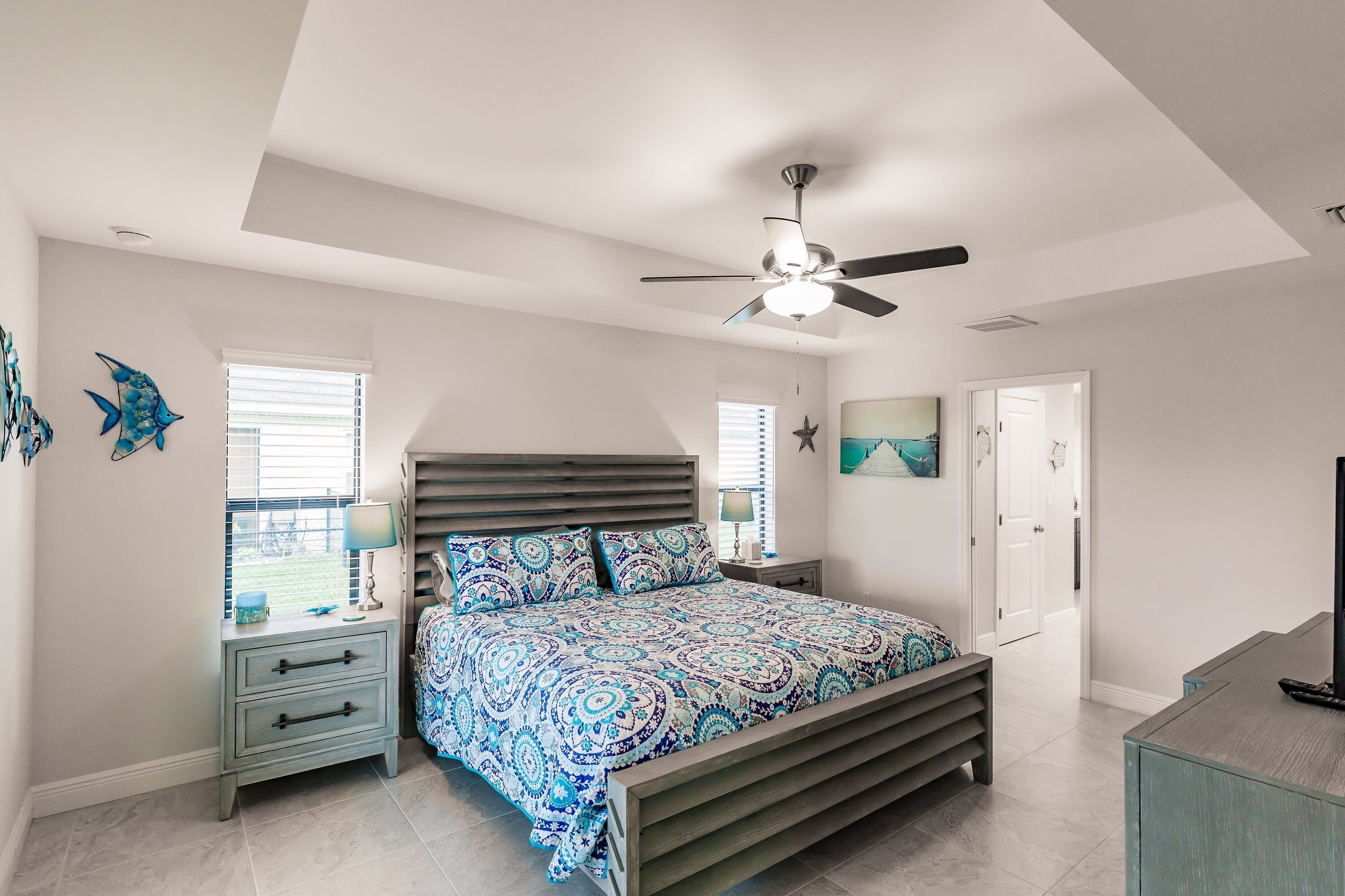 Beautiful brand new 4 bedroom home on the canel in Cape Coral.