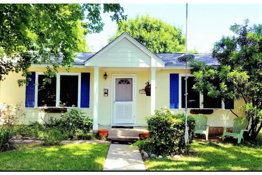 Zilker Summer Vacation Rental  - Walk to Barton Springs Pool & Hike + Bike Trail