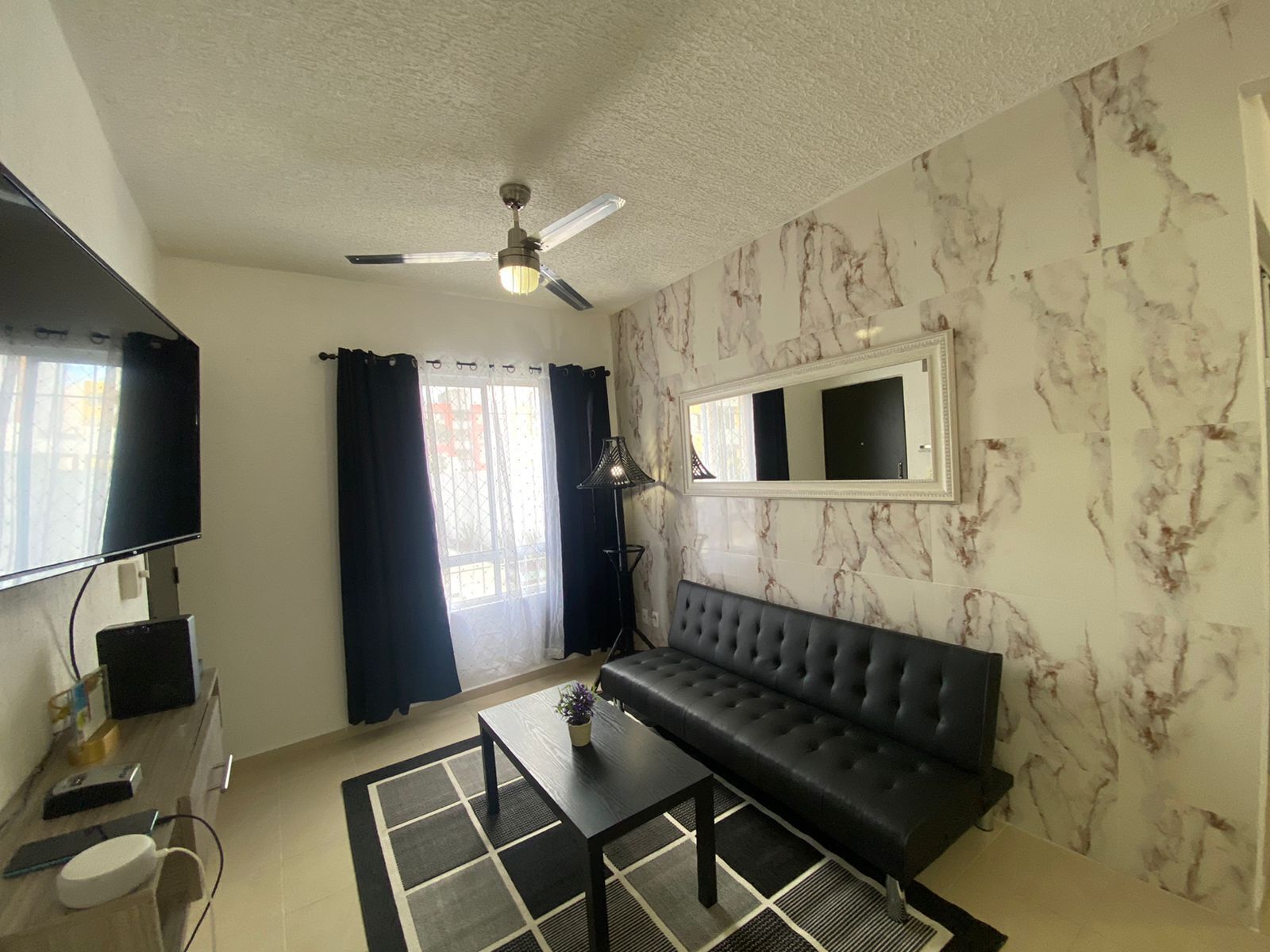 Beautiful New apartment 10 minutes from the beach!