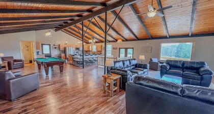 The Lodge at Hocking Hills - 2 Hot Tubs 🔥 6 acres - Lake access