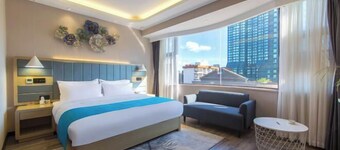 Huaxi Hongta Avenue High-speed Railway Station