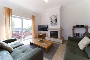 TV - Quinta Marina with sea views, private pool and garden (Lagos)