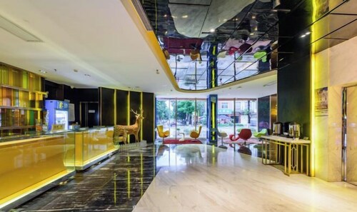 Huanyu Hotel (Lingshan Bus Terminal)