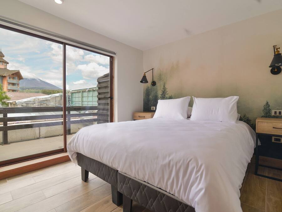 Superior Studio Suite | Blackout drapes, iron/ironing board, free WiFi, bed sheets