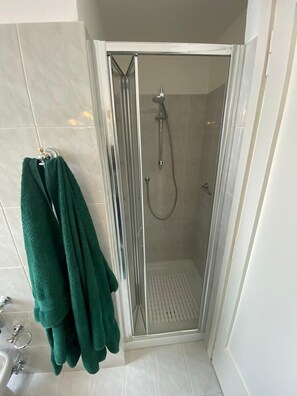 Dusj og hårføner