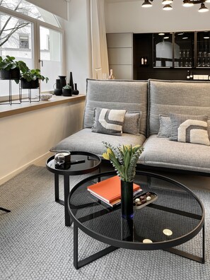 Smart TV - Best deal in town !  Omuntu Designer Apt in the center of Munich (München)