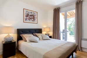3 camere