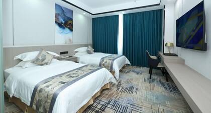 Shenzhen Bolang Hotel (Xintangwei Metro Station)