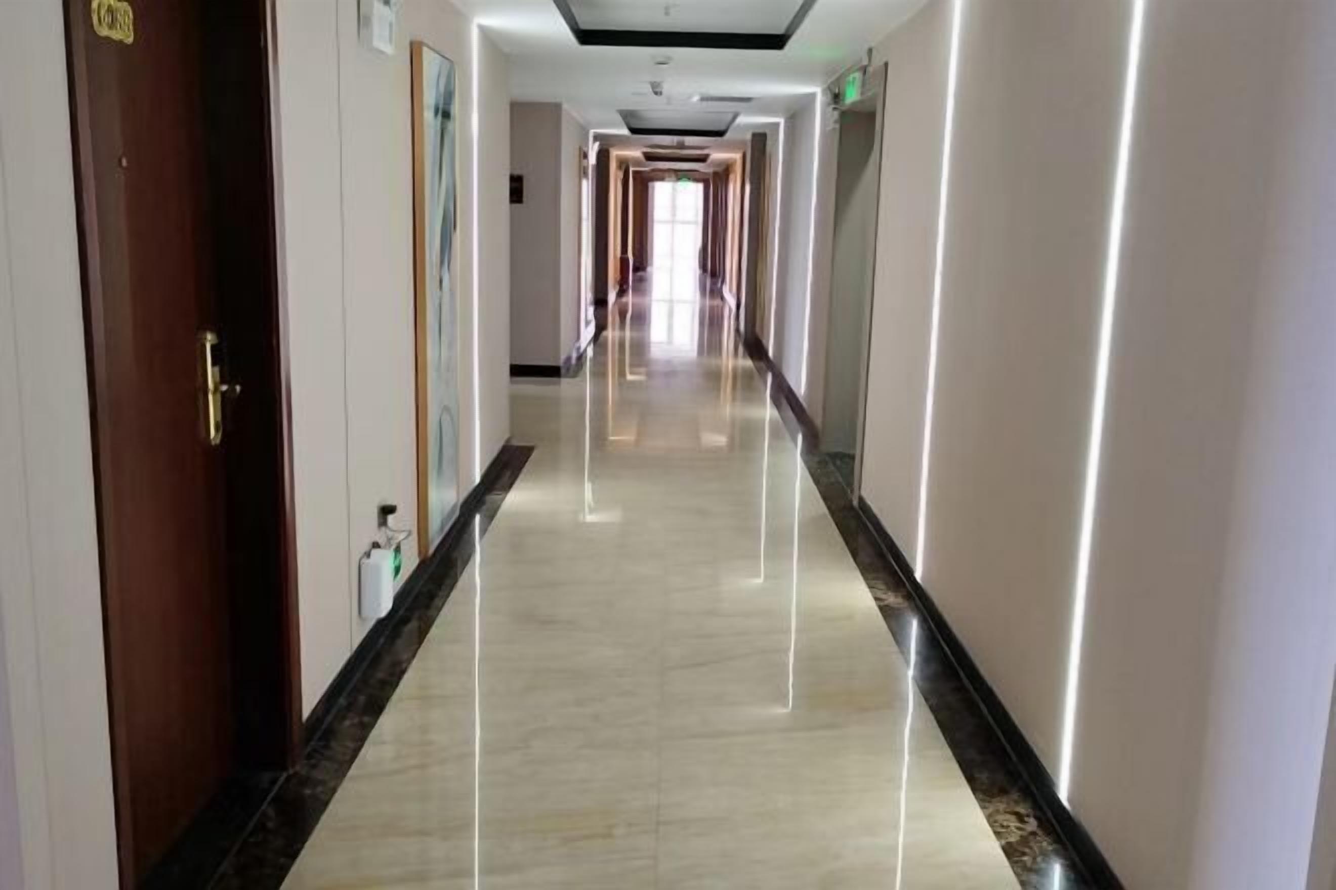 المنشأة من الداخل