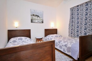 2 bedrooms, free Internet