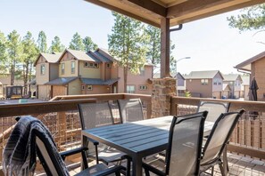 تناول الطعام بالخارج