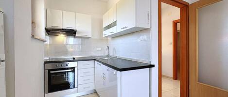 Køleskab, mikrobølgeovn, ovn, opvaskemaskine