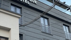 A building with a sign reading "RW Boutique Hotel". - RW Boutique Hotel (Istanbul)