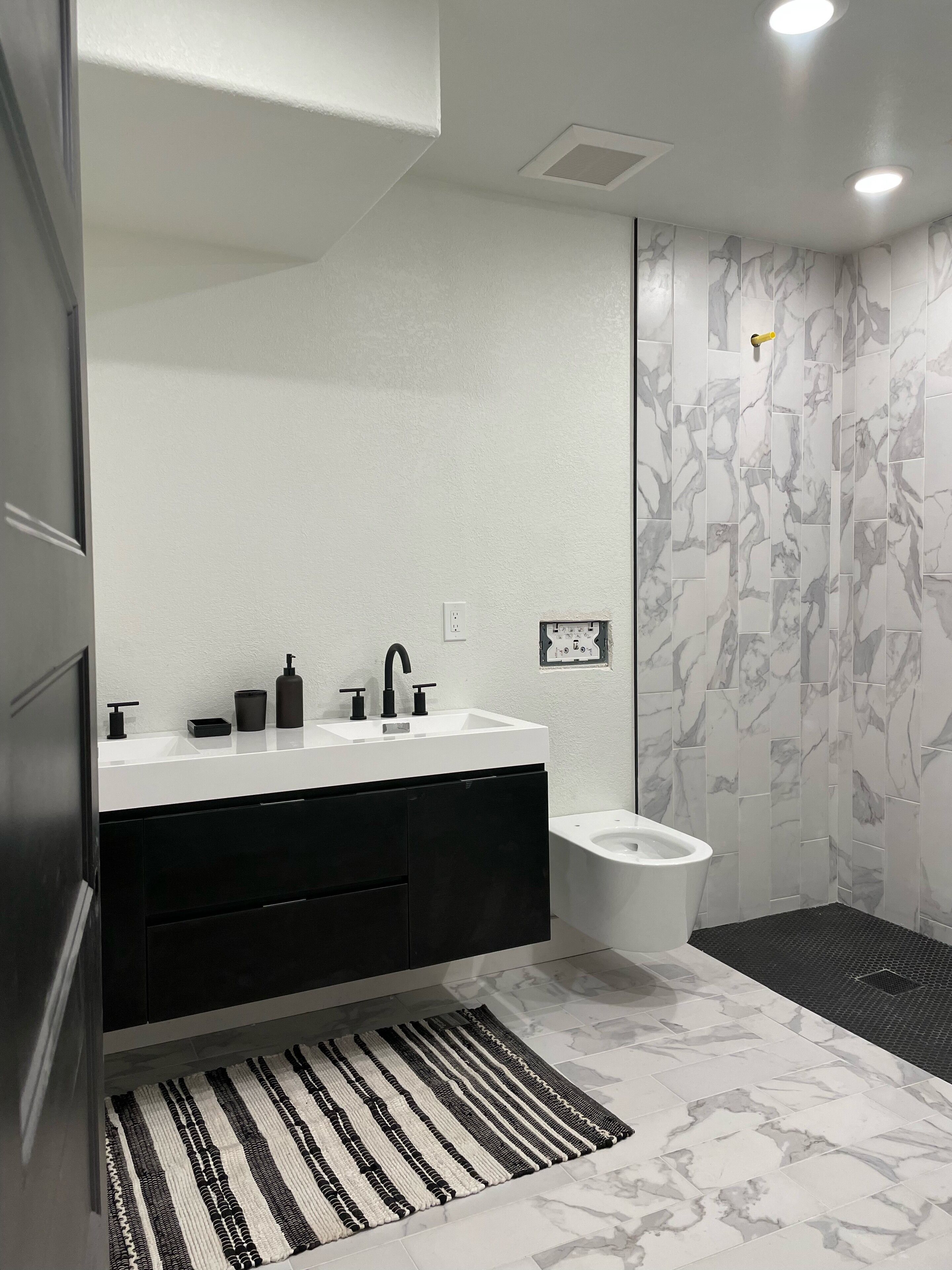 Golf Course Views, modern home setting, private entry and yard