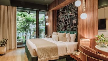Habitació Deluxe, banyera d'hidromassatge (Balcony) | Roba de llit d'alta qualitat, cobrellits i minibar