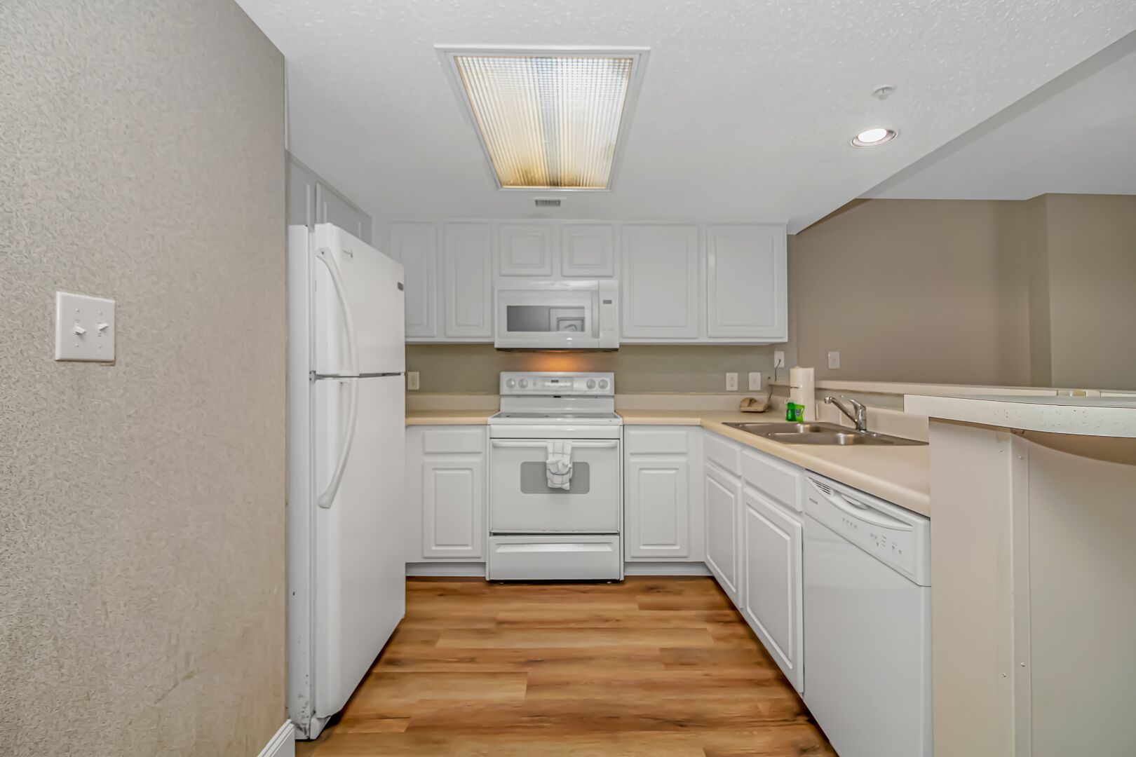 Oceanview 3BR Condo -Spacious Condo with Amazing Views! - Sand Dunes 1404