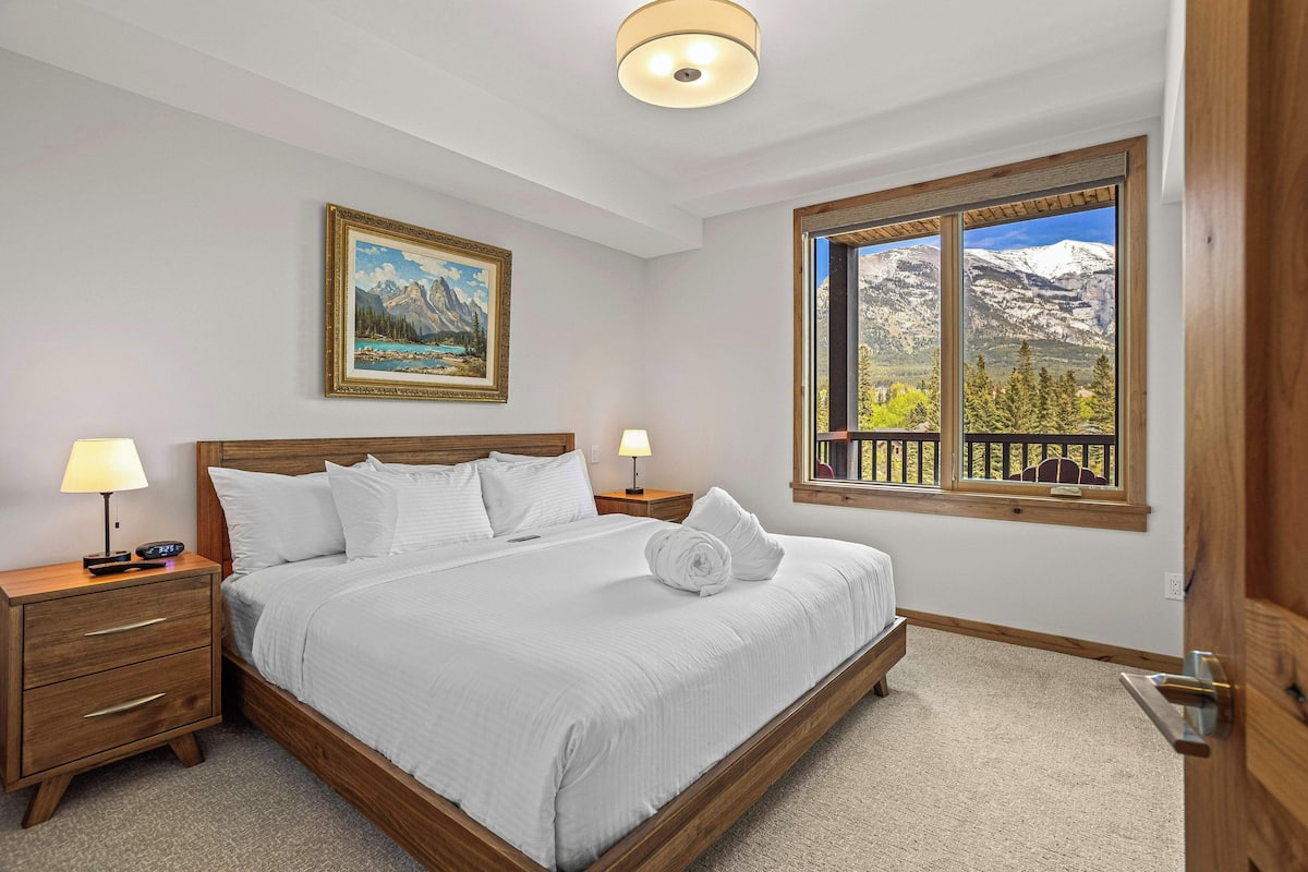 TM307 One Bedroom Condo | 2 bedrooms, premium bedding, individually decorated