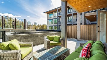 TM107 One Bedroom Condo | Terrace/patio