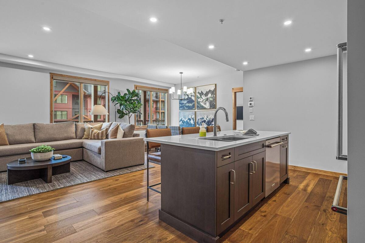 TM213 Three Bedroom Premier Condo | Private kitchen | Coffee/tea maker, full-size fridge, microwave, oven