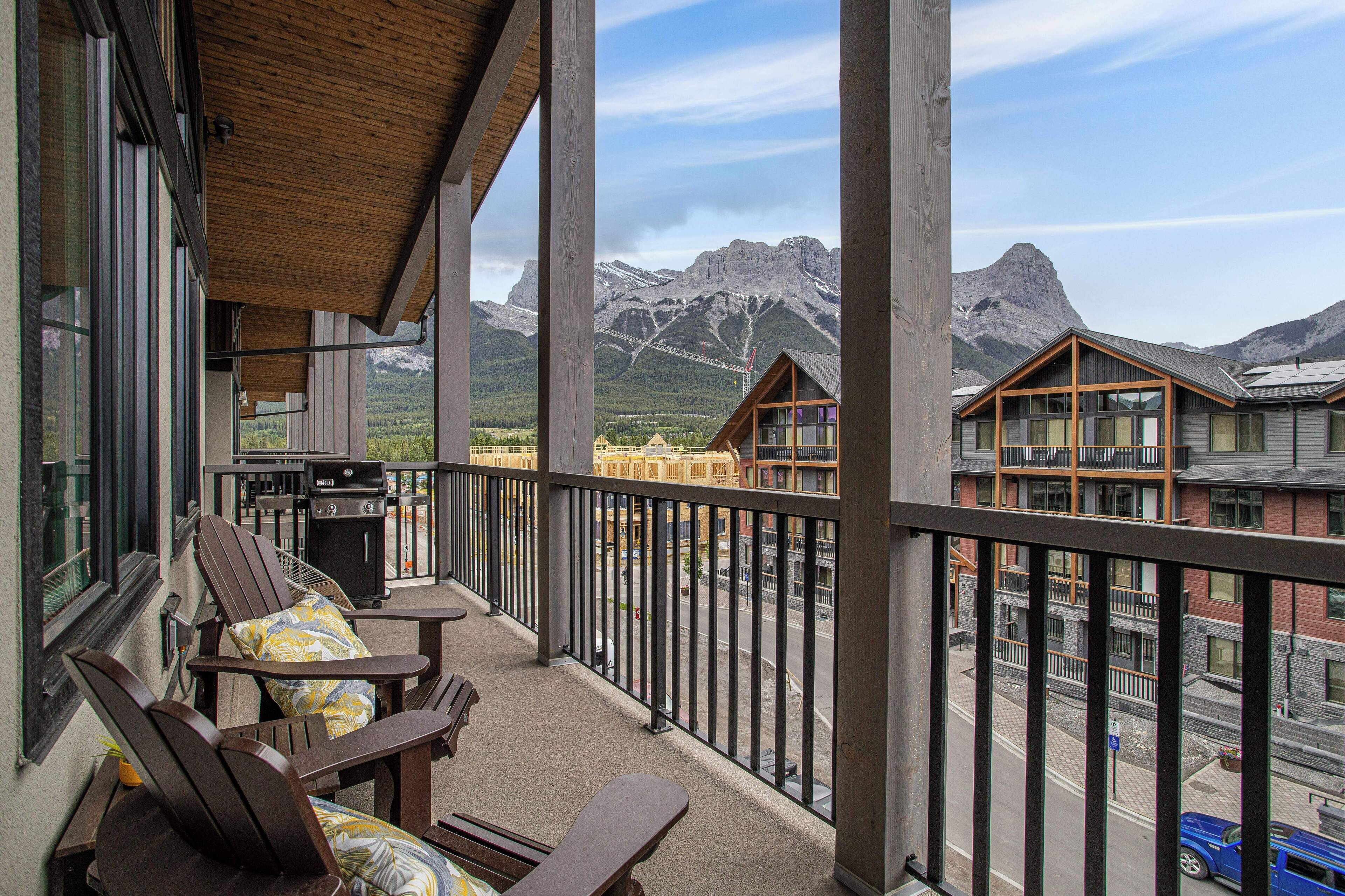 TM412 Two Bedroom Elevated Condo | Blick auf die Berge